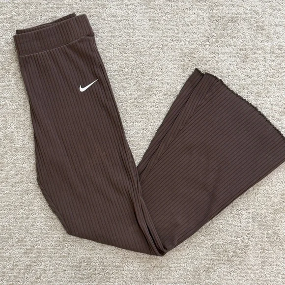 Nike Sportswear High-Waisted Ribbed Flare Pants Brown Size Medium - Picture 3 of 5